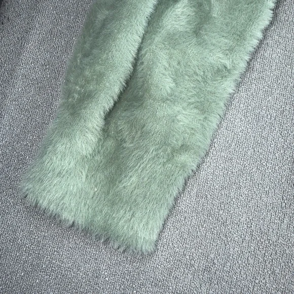 Aerie Sweater Womens Medium Green Fuzzy Cardigan Oversized Cozy Cropped Coquette - Picture 5 of 6